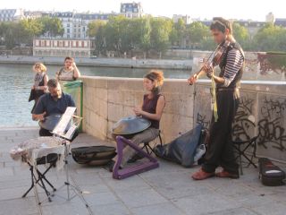 paris - seine - musicians 1